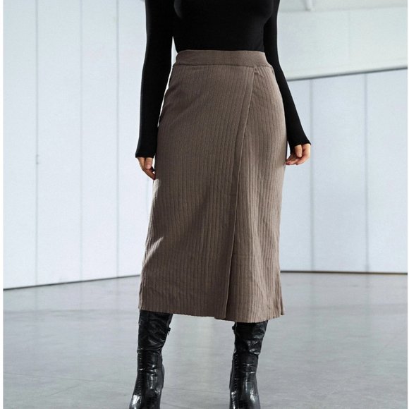 Ribbed Knit Split Hem Skirt - Picture 2 of 6